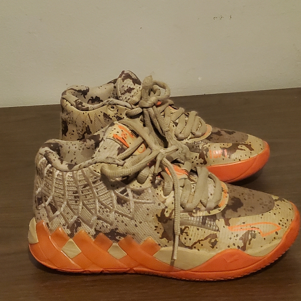 Puma MB.01 Digital JR in Khaki and Orange